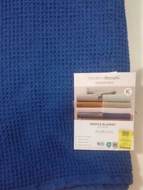Modern Threads Waffle Blanket King NWT $110 Blue